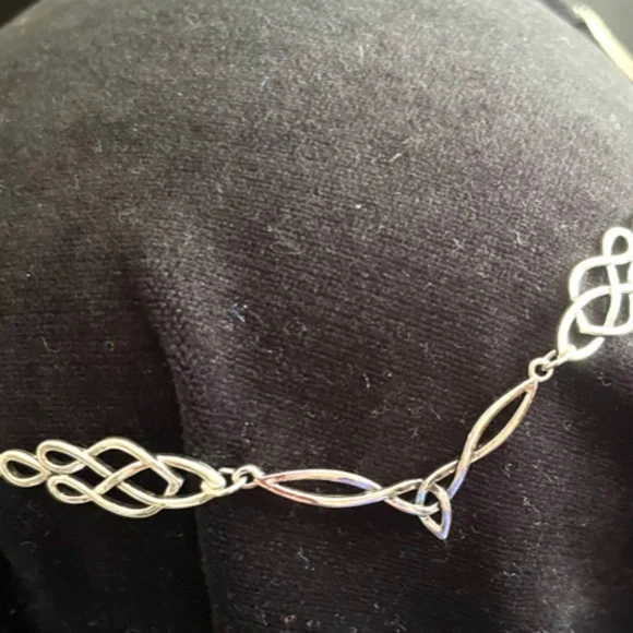 Celtic tiara in gold delicate design - Picture 7 of 12